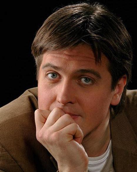 Его отец умер, когда сыну было 11 лет и его мама, галина федоровна много лет растила. Актер Денис Матросов: биография, личная жизнь, фильмография