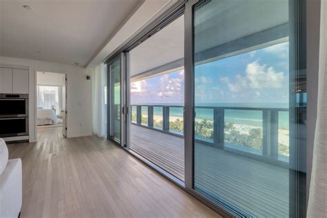 Our two bedroom parlor suite is the largest room the south beach hotel has to offer. 3 Bedroom Luxury Condo - Beachfront Luxury Condo Miami ...