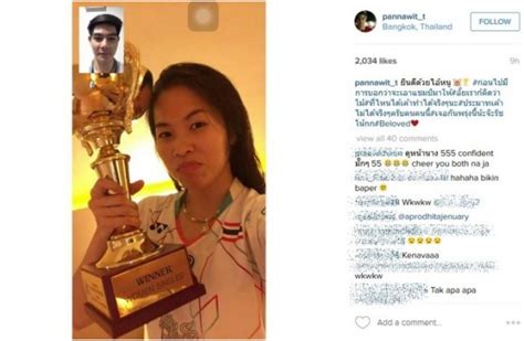 'เมย์' รัชนก อินทนนท์ นักแบดมินตันสาวมือ 1 ชาวไทย ผ่ายเข้าสู่รอบ 8 คนสุดท้าย แบดมินตันกีฬาโอลิมปิก 'โตเกียว 2020' หลังเอาชนะมืออันดับ 14 ของรายการ. อิจหนักมาก! 'แฟนเมย์ รัชนก' หล่อโคตร โคตร!!