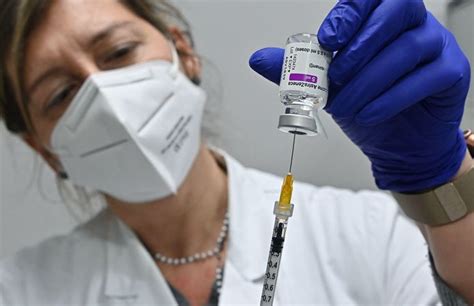 Si le vaccin d'astrazeneca change de nom, sa composition reste en revanche identique. Peiling: Europeanen hebben minder vertrouwen in vaccin van ...