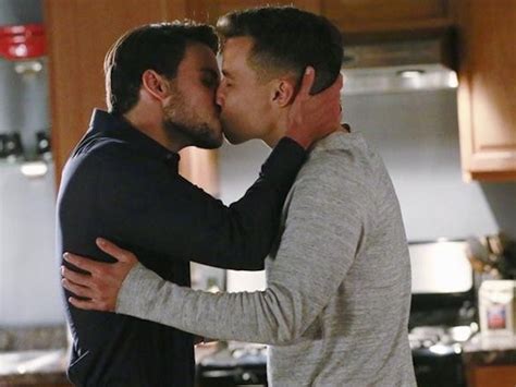 Every month, netflix adds movies and tv shows to its library. 21 Netflix Shows With Awesome Gay Characters | PRIDE.com