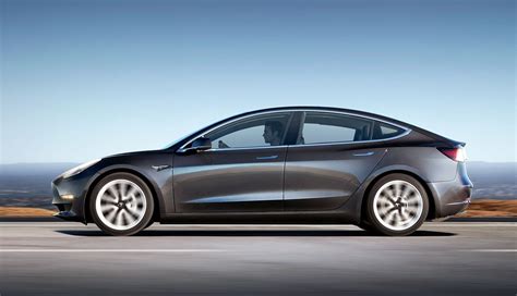 Tesla has released its official q1 2019 sales report and now here's a look at the latest estimated sales figures for the model s, 3 and x in the u.s. Tesla Model 3 laut US-Behörde effizientestes Elektroauto ...