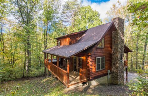 Cedar falls is located in the hocking hills region of ohio and only a short drive from oakwood cabins. Cut Above Cabins (Logan, OH) - Resort Reviews ...