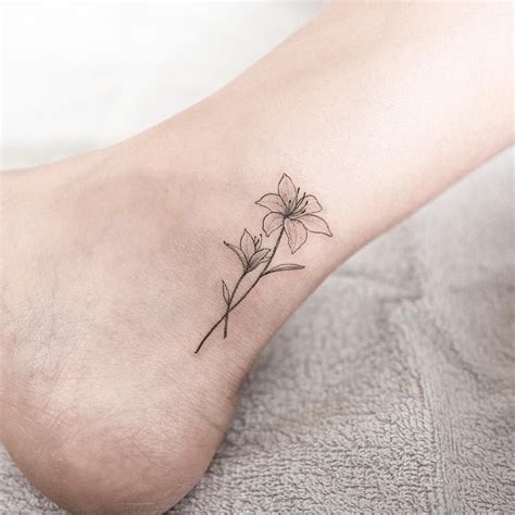 Ben stuart january 31, 2013 at 9:13 pm. Stargazer lily simple tattoo (With images) | Beautiful ...