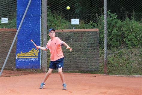 1 in vertrauen und kundenzufriedenheit! Sparda-Bank-Cup: Finn Meinecke in Titelform