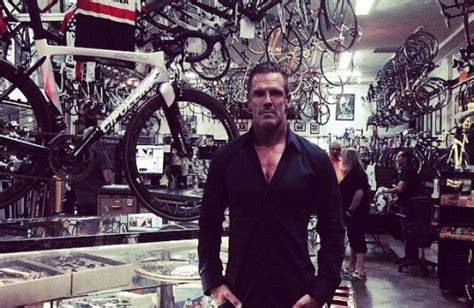 Ho la pericardite per colpa del vacclno. Mario Cipollini con la pallavolista Francesca Marcon