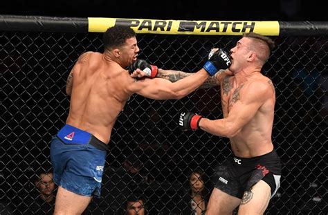 Fight by fight preview | ufc 261: UFC 241: Drakkar Klose bests Christos Giagos in three ...