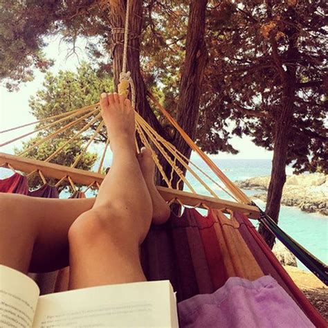 Bringing you closer to the people and things you love. Η Νάντια Μπουλέ ποζάρει στο Instagram - Newsbeast