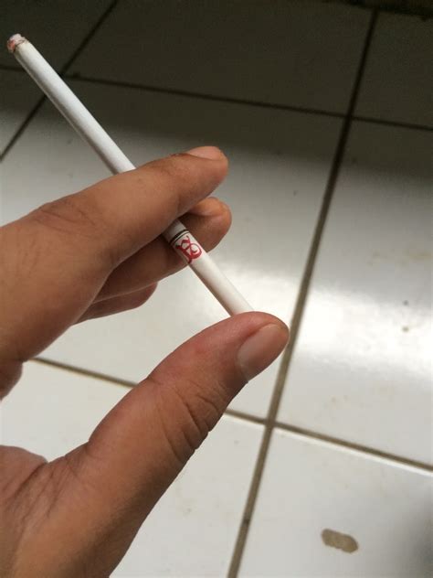 Kepada perokok tegar (heavy smoker) mereka akan mendapatkan rokok elektronik yang berkeupayaan tinggi. Review Sampoerna Avolution 20's Slim Original (Avolution ...