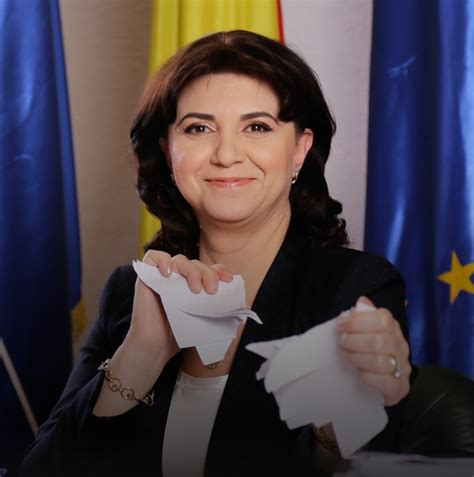 Detalii despre aceste instruiri am aflat de la șeful direcției învățământ general din cadrul ministerului educației, culturii și cercetării, valentin crudu. Ministerul Educatiei secretizeaza doctoratele invocand ...