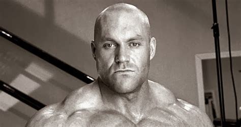Han har legat i respirator och minns inget av händelseförloppet, utan får det återberättat för sig. Muscle Gods: Martin Kjellstrom