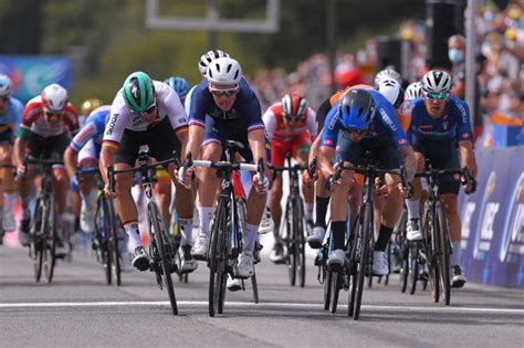 A giro d'italia éllovasának járó rózsaszín trikót három napig viselő valter attilát is lenyűgözte vas kata blanka történelmi tette: Vas Kata Blanka 6. az országúti EB-n, olasz győzelem az ...