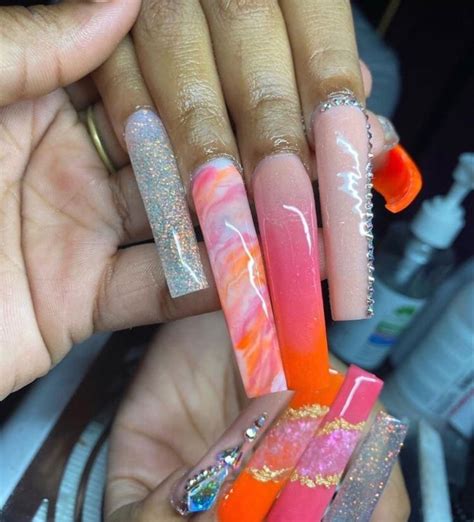 Check out more ideas for couple gifts on shopee here! @𝙙𝙖𝙙𝙭𝙡𝙡 . 🧚🏽‍♀️ | Cute toe nails, Ombre acrylic nails ...