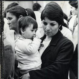 Yessenia huenteo, showing the wenufoye the flag of the chilean mapuches, native indigenous people in chile. El voto femenino - Chile Para Niños. Biblioteca Nacional ...