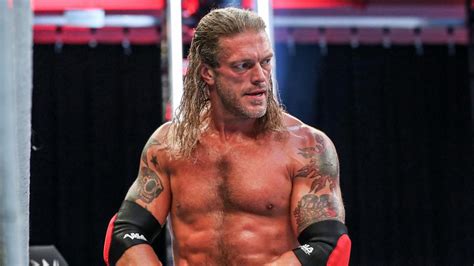 Edge closed saying he came back to the wwe to swing for fences and that reigns is the green monster and emphatically saying he was headed to wrestlemania to get back what was taken from. La WWE confirme la blessure de Edge ! - Catch-Newz