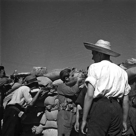 It's the most iconic picture of those taken by robert capa and gerda taro during the civil war. TOLEDO GCE