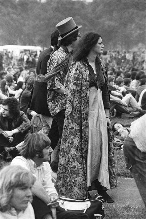 It takes us back to a time of hippies and flower pants and excellent hairstyles. Peace, Love and Freedom: Pictures of Hippie Fashions From ...