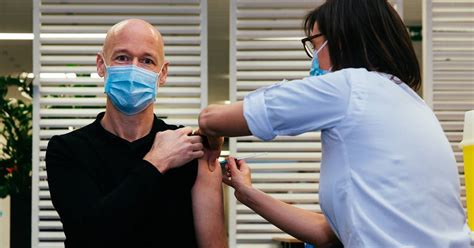 Department of intensive care medicine, university hospital gasthuisberg, leuven, belgium, greta van den berghe. Geert Meyfroidt en collega's van UZ Leuven krijgen eerste ...