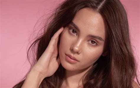 Catriona gray parents, personal life. Catriona Gray gets emotional as she flies to Australia to ...