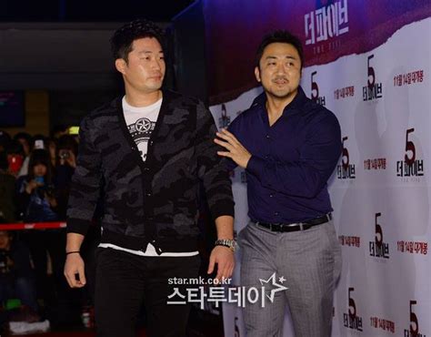 다시 만난 오승환을 상대적 귀요미로 만들어버린 벌크업 후 마동석. 맛대맛 - 피지커컬의 차이 오승환 - 마동석 이대호 - 오승환 ...