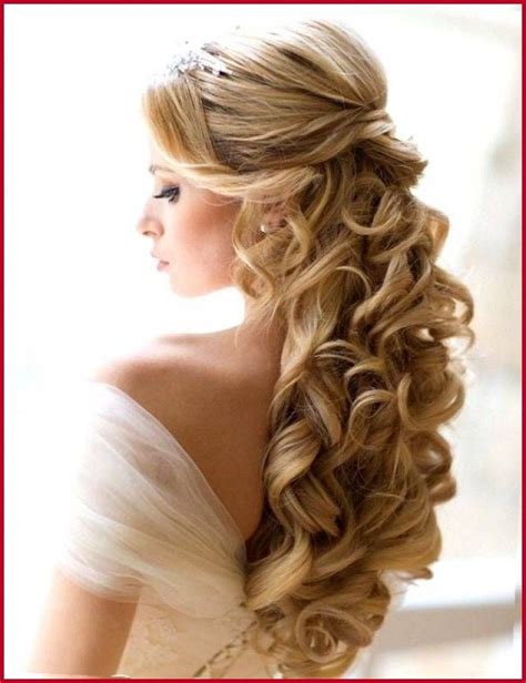 Sweet 16 hairstyle looks good on different hair but it looks even better on black hair. Sweet 16 Hairstyles With Tiara - Wavy Haircut