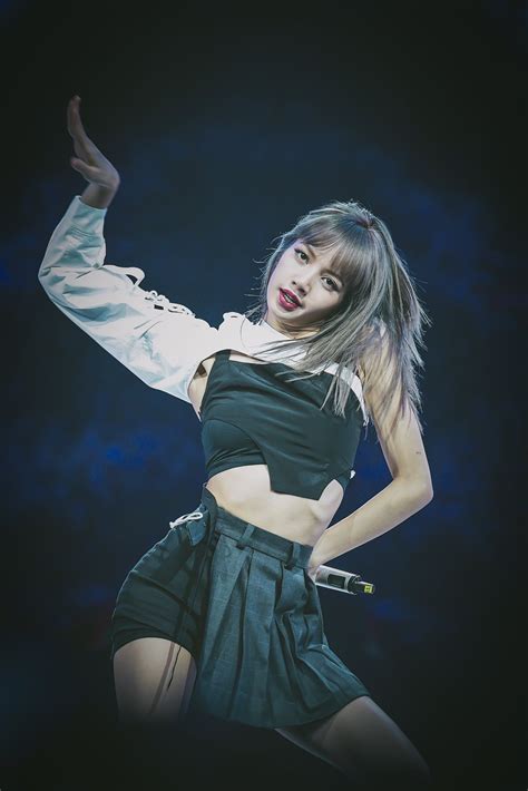 Imagenes de lisa de blackpink. lisa pics on en 2020 | Lisa blackpink fondo de pantalla ...