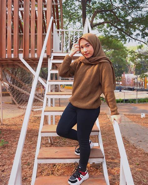 Gorden minimalis dan harganya 2021 bahan blackout untuk model gorden jendela atau hordeng minimalis gorden ruang tamu untuk gorden rumah minimalis terbaru. Ootd sweeter coklat (Dengan gambar) | Gaya model pakaian ...