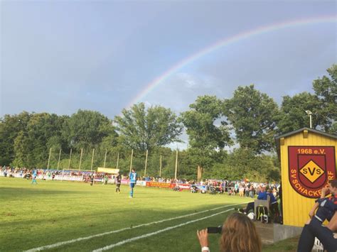 Check spelling or type a new query. Abpfiff! Rothosen gewinnen 8:0 in Schackendorf