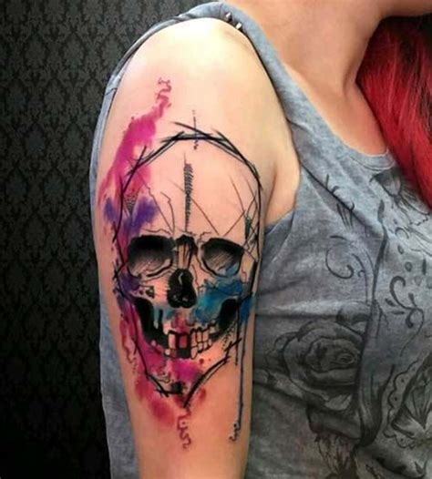 Watercolor tattoos are very pretty the trick is that you should know that what design or pattern can watercolor tattoos. kadın üst kol renkli kuru kafa dövmesi woman upper arm ...