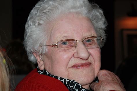 During this time oma fielded strong polo teams. De 2 J's: Oma 99 jaar!