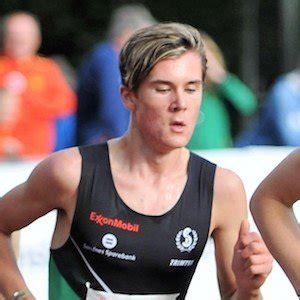 Nyheten delte det nyforlovede paret. Jakob Ingebrigtsen (Runner) - Bio, Birthday, Family, Age ...