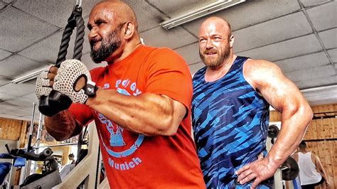 Früher konnten sich nur adelige und vermögende leute ein weißes brautkleid leisten. Dicke Arme aufbauen mit Ercan Demir - YouTube