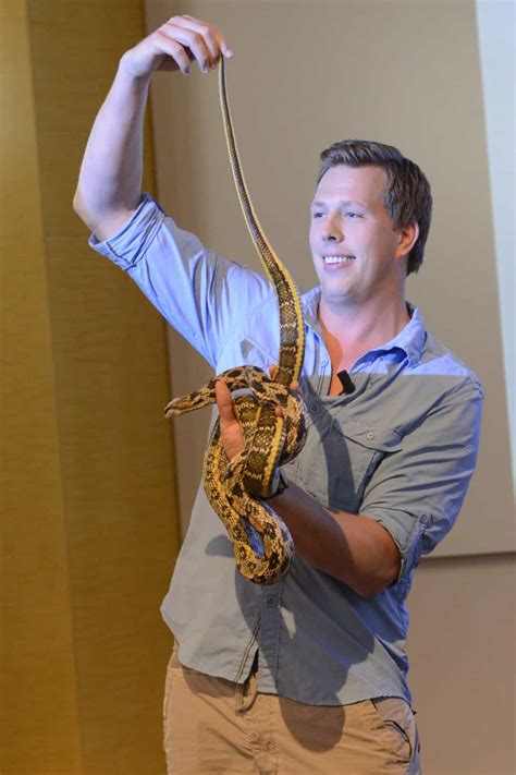 Freek jacobus vonk (born 24 february 1983) is a dutch biologist specialized in snakes with a special interest in snake venom. Freek Vonk: Nederlands meest geliefde bioloog is niet te ...