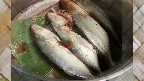 5 ekor ikan pindang layang, cuci bersih dan goreng hingga matang. Pindang Asam ikan kembung dan Goreng - YouTube