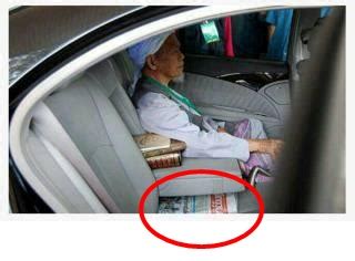 Suami minta main di ruang tamu. Anak Seberang: Kantoi! Pok Nik Baca Utusan Dalam Kereta ...