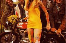 hippie cheetah psychedelic hippies vestimenta newenglandwoodstock communal groovy decades fain portrait east