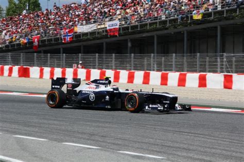 Bottas musste wegen der berührung gleich noch einmal einmal an die box, um neue reifen zu holen, und verlor einen. Formel 1 2013 Live Catalunya: Williams ohne Fortschritte ...