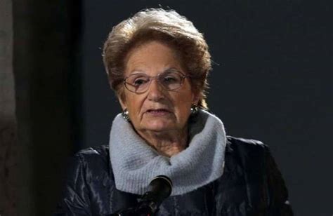 Liliana segre (milano, 10 settembre 1930) è una superstite dell'olocausto e senatrice a vita italiana nominata dal presidente della repubblica sergio mattarella il 19 gennaio 2018. Nella nomina di Liliana Segre a senatore i valori di ...