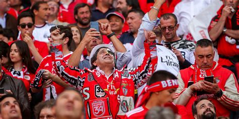 Opção 1 opção 2 opção 3 opção 4. Benfica goleia Santa Clara e garante o '37' ao ritmo de ...