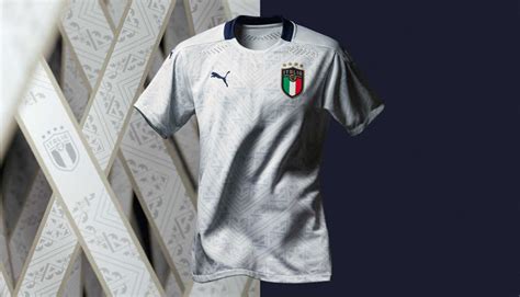 Non è ancora ufficiale, ma la foto svelata dal sito footy headlines, specializzato nel campo delle divise da gara, è affidabile: Generative design and 90s nostalgia: Euro 2020 kits revealed