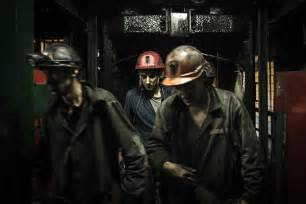 Откровенный рассказ шахтера о своей профессии: Семьи погибших шахтеров отказываются покидать Мирный ...