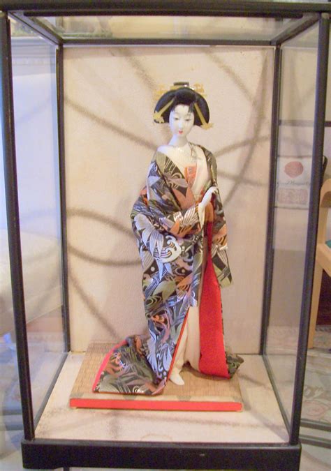 Japanese geisha doll, 14, porcelain face, hands, feet. Vintage Japanese Geisha Doll Figure Kimono with Glass Case ...