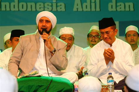 Lagu tersebut dirilis pada 2017 dan dimuat dalam album miliknya yang bertajuk kota ukir bersholawat. Berapa Istri Habib Syech Bin Abdul Qodir Assegaf - Nusagates