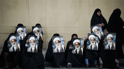 Oui, j'ai lu et compris. Augenblick: Frauen in Bahrain protestieren gegen das ...