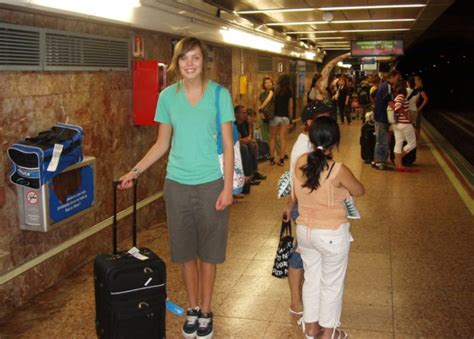How to transform 192 cm into feet plus inches? 192 cm girl in Subway by zaratustraelsabio on DeviantArt