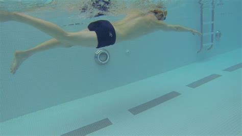 Using swim fins, push off the wall and swim freestyle, with your arms as straight as possible above and below the water. How to Do Triathlon Swimming Techniques | Swimming Lessons ...