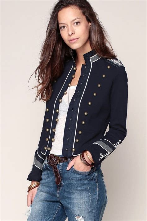 En cuir, en jean, bomber et blazers. La veste officier, un nouveau must have de votre garde ...