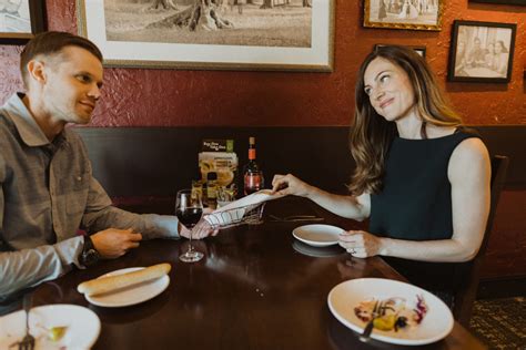 Who wants flowers or chocolates this valentine's day when you could get a bouquet of toasted buttery breadsticks from. Couple Takes Engagement Photos At Olive Garden - Simplemost