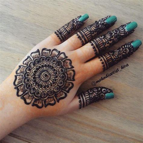 These round shaped mehndi designs are suitable for almost all occasions and the fine detailing on the fingers make these designs traditional and are good options for festivals as well as for bridal mehndi functions. Mehndi Designs : india's tradition