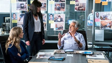 It's literally a race against the clock for the bau to capture the vigilantes behind a series of attacks taking place every 27 minutes in the nation's there are 14 torrents for criminal minds: Criminal Minds (S14E09): Broken Wing Summary - Season 14 ...